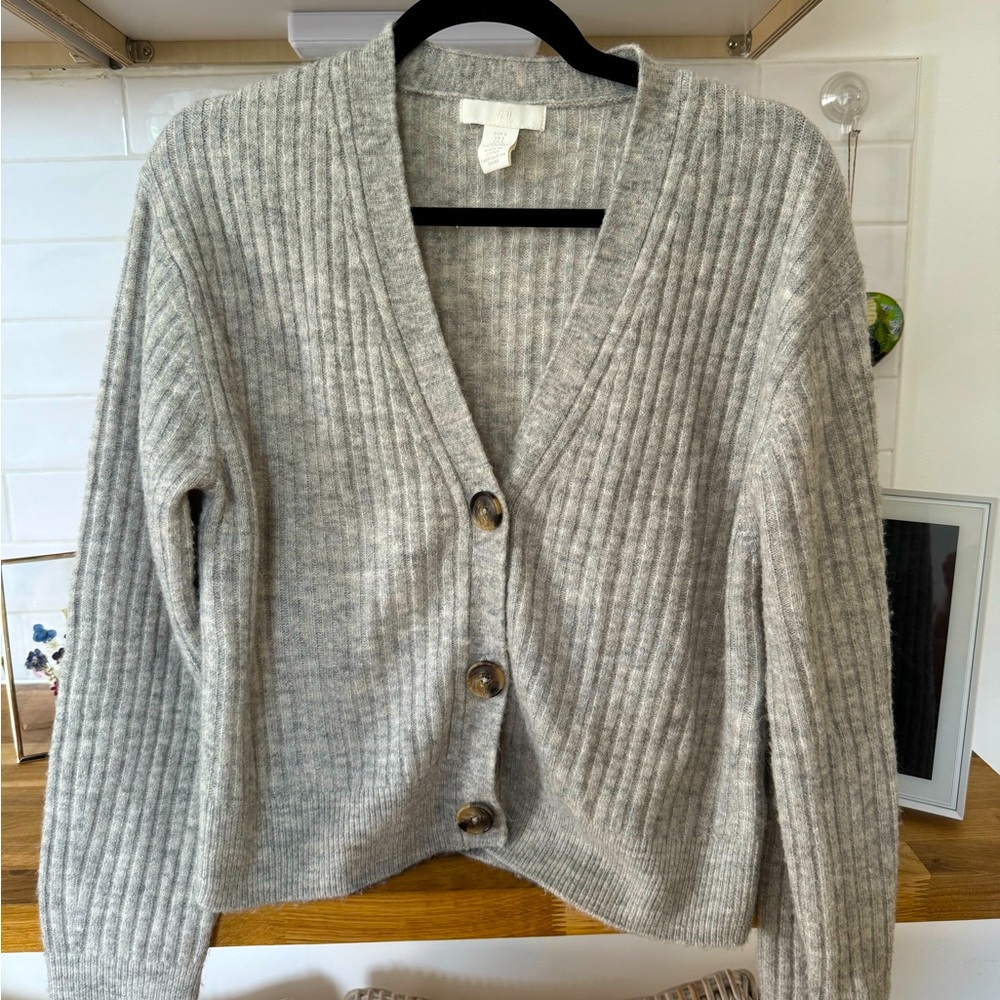 H&M Gray Cardigan Size Small - Picture 1 of 3